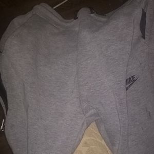 Nike tech knit pants size l